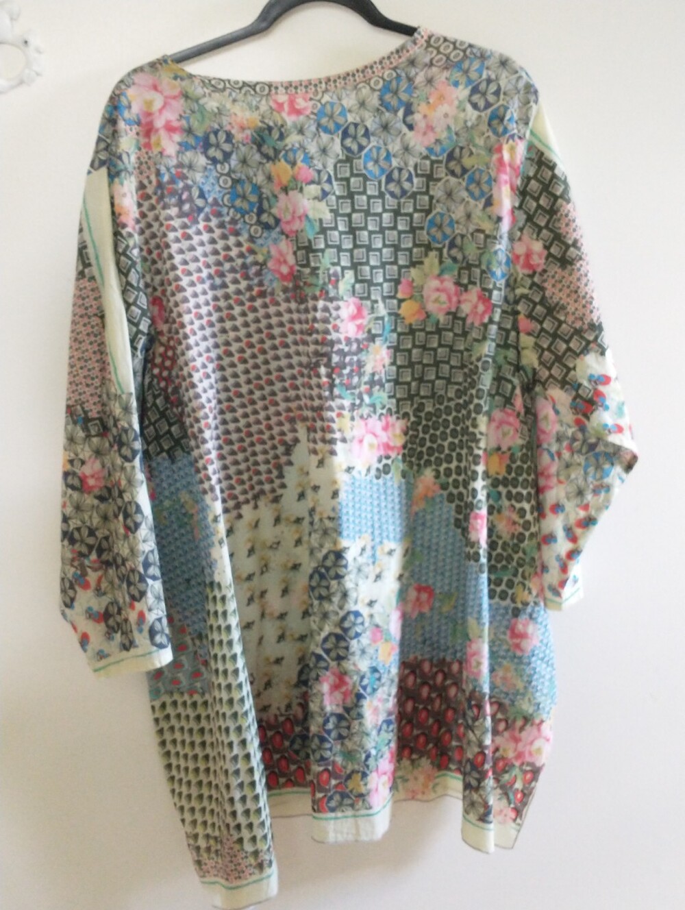 Johnny Was Multi-Color Floral & Geometric Patchwork Henley Tunic 2X - Picture 7 of 10